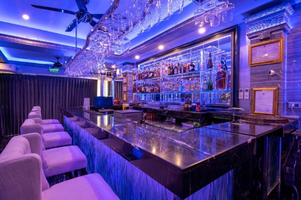 The Globe Hotel, Bar & Restaurant Pattaya Εξωτερικό φωτογραφία