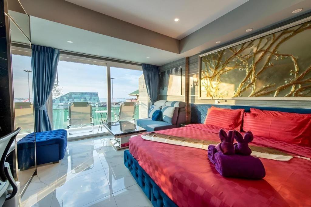 The Globe Hotel, Bar & Restaurant Pattaya Εξωτερικό φωτογραφία