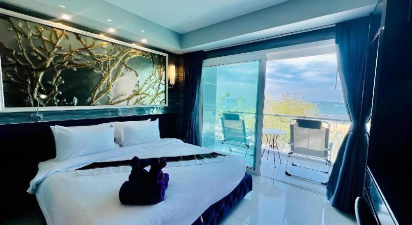 The Globe Hotel, Bar & Restaurant Pattaya Εξωτερικό φωτογραφία