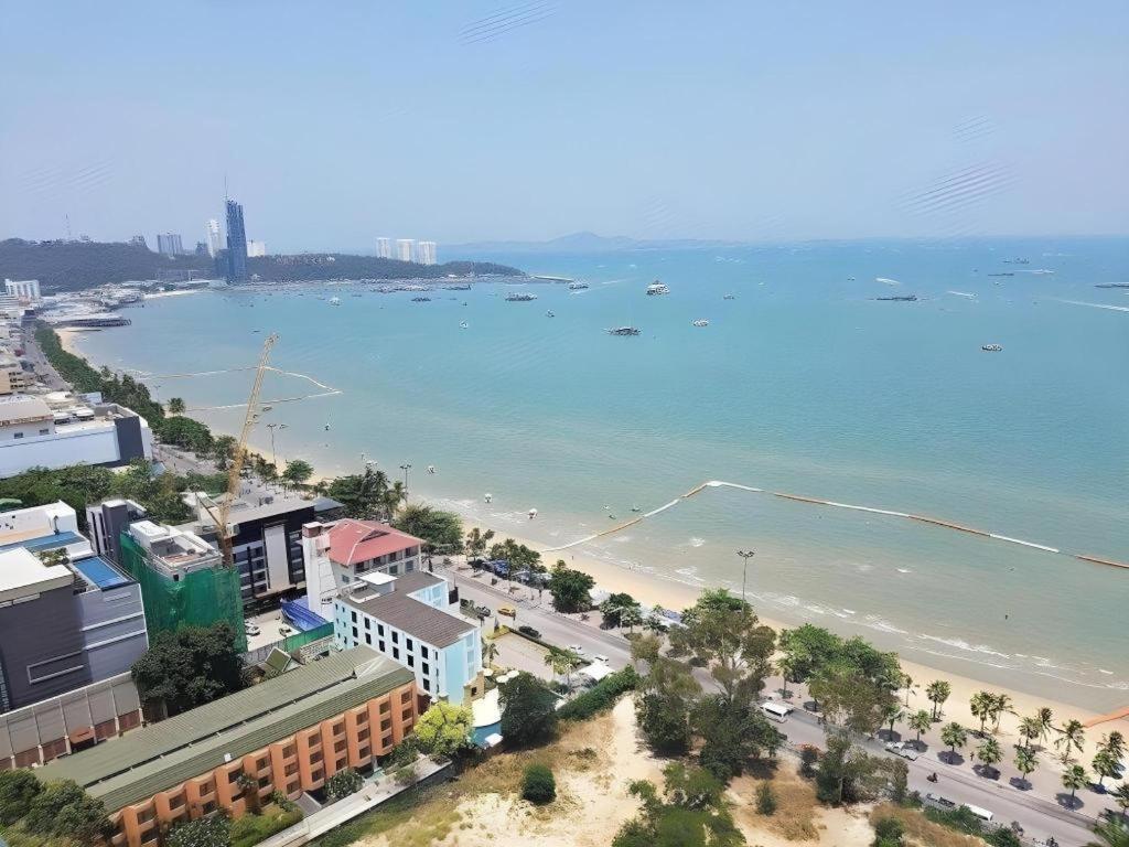 The Globe Hotel, Bar & Restaurant Pattaya Εξωτερικό φωτογραφία