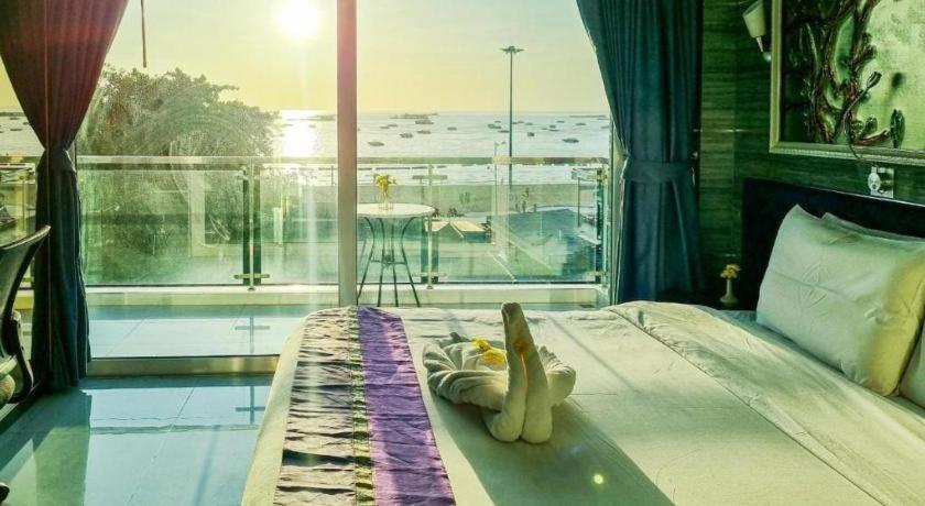 The Globe Hotel, Bar & Restaurant Pattaya Εξωτερικό φωτογραφία